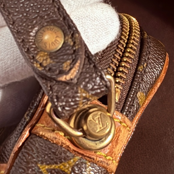 Louis Vuitton Marly Dragonne Clutch EUC - Picture 4 of 7